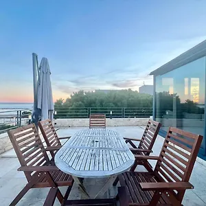 Sea And Mountain Views From Your Rooftop ! Appartement Saint-Laurent-du-Var